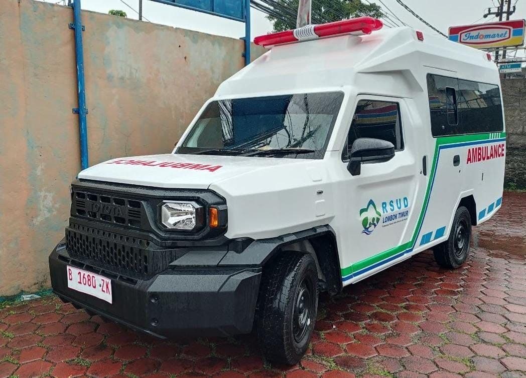 Toyota Rangga Ambulance 1