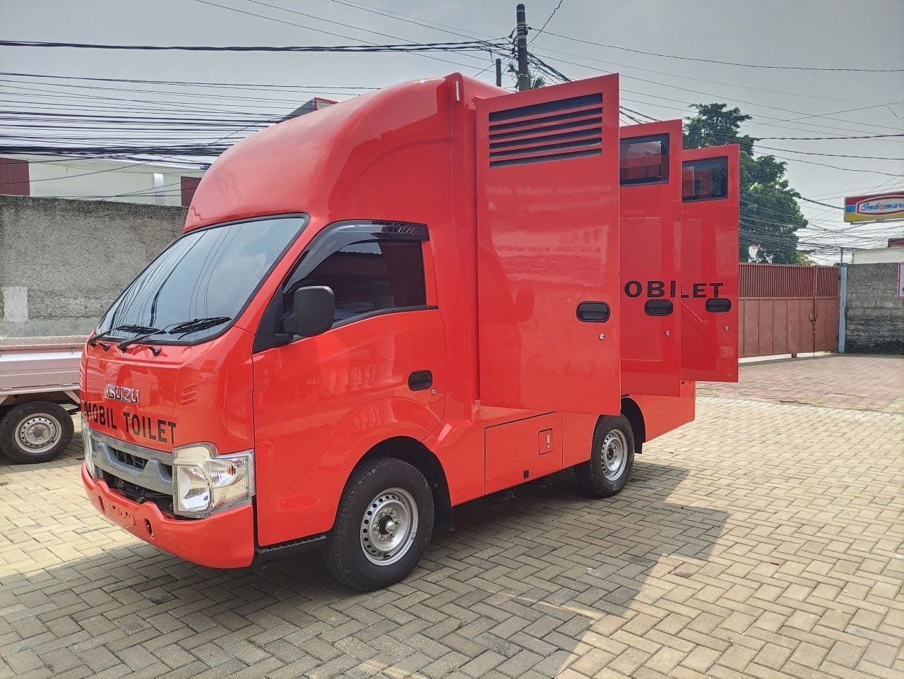 Isuzu Mobil Toilet 1